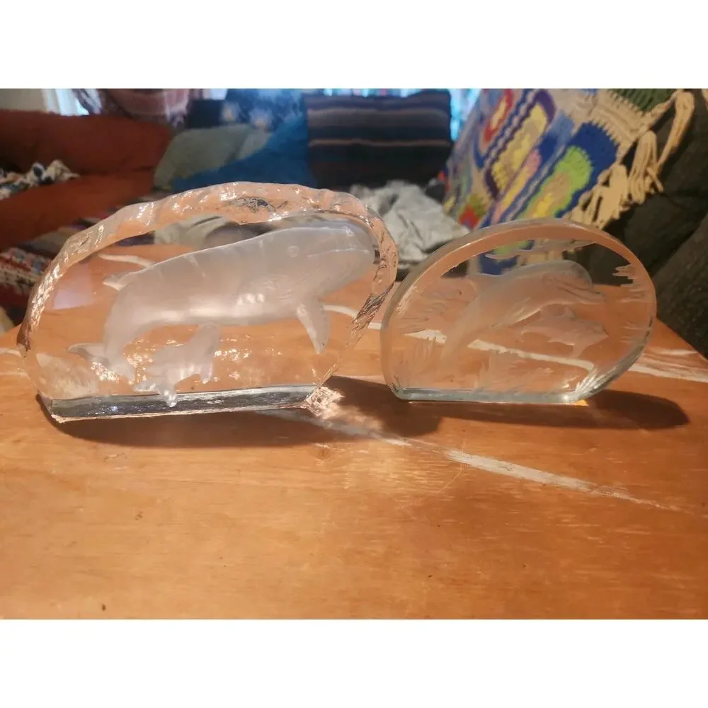 Pair of etched glass bookends, 1 dolphins/1 whales, look of ice,abt 8